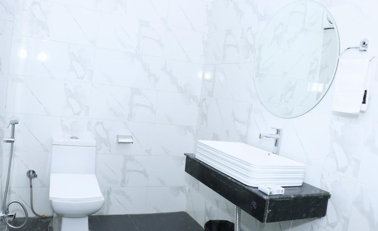 Gallivanto Inn - Rohini Делі Екстер'єр фото